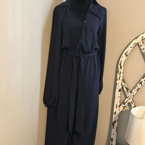 NWT Cupshe Womens Size Medium Navy Long Sleeve Collared V Neck Jumpsuit  B - Picture 1 of 7